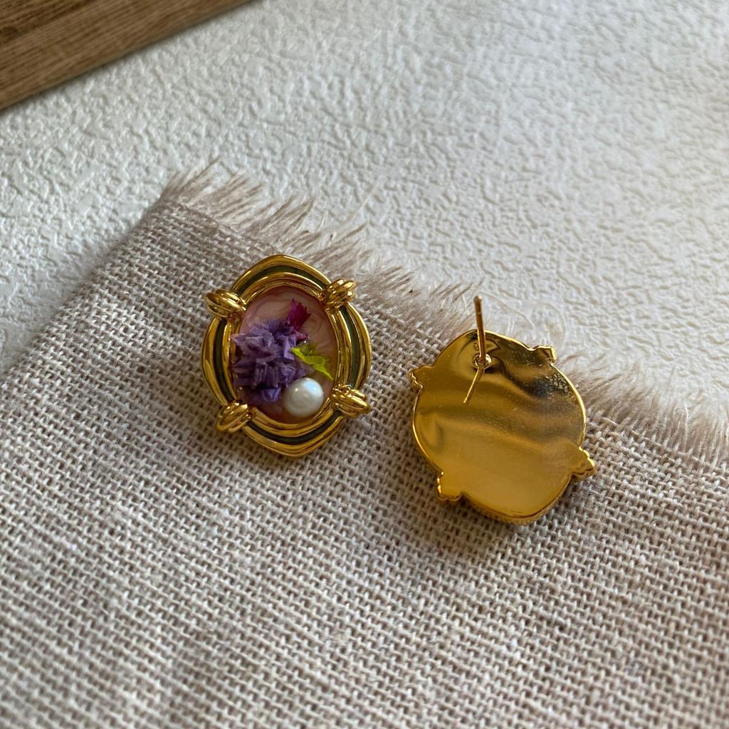 French Fresh And Simple Niche Design Natural Pearl Flower Retro Oil Painting Style New Pastoral Temperament Versatile Earrings