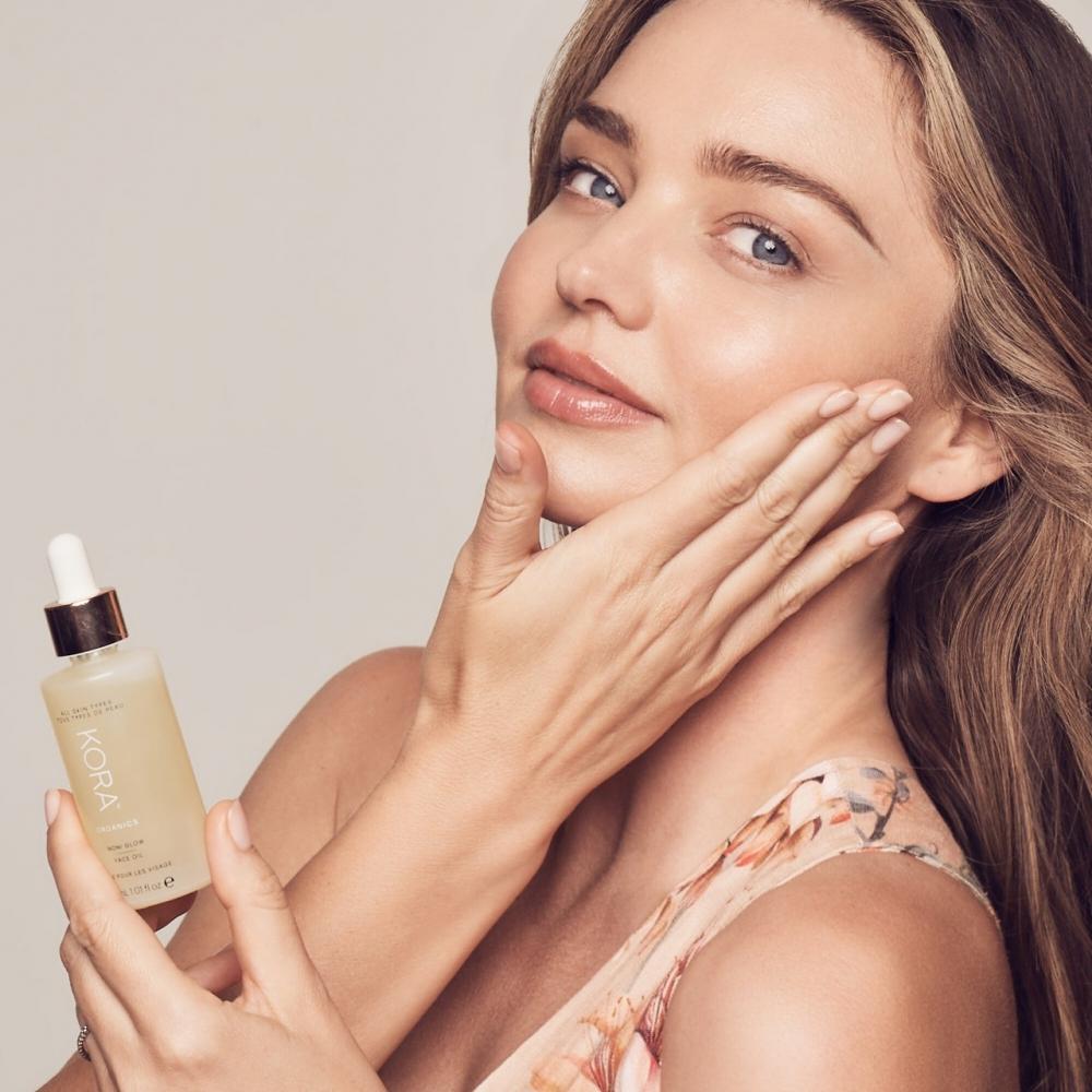 Kora Organics Olejek do twarzy Noni Glow Wygładzający 0,34 uncji 10 ml