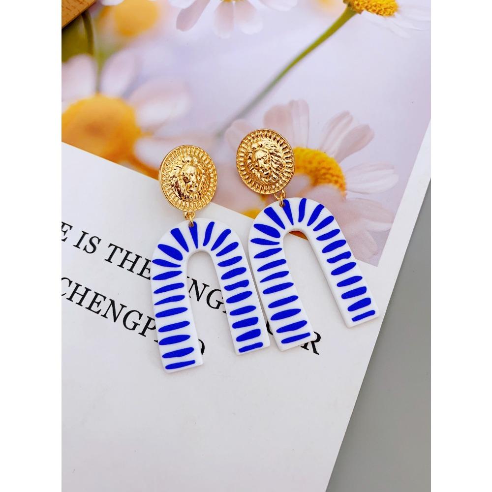 

Модные женские акриловые серьги-гвоздики с головой льва из цинкового сплава, повседневные серьги для женщин