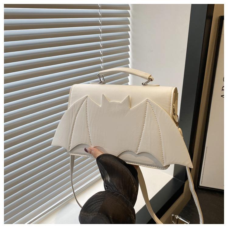 Portable small bag girl 2025 new European and American Halloween shoulder bag personalized bat funny trendy messenger small square bag