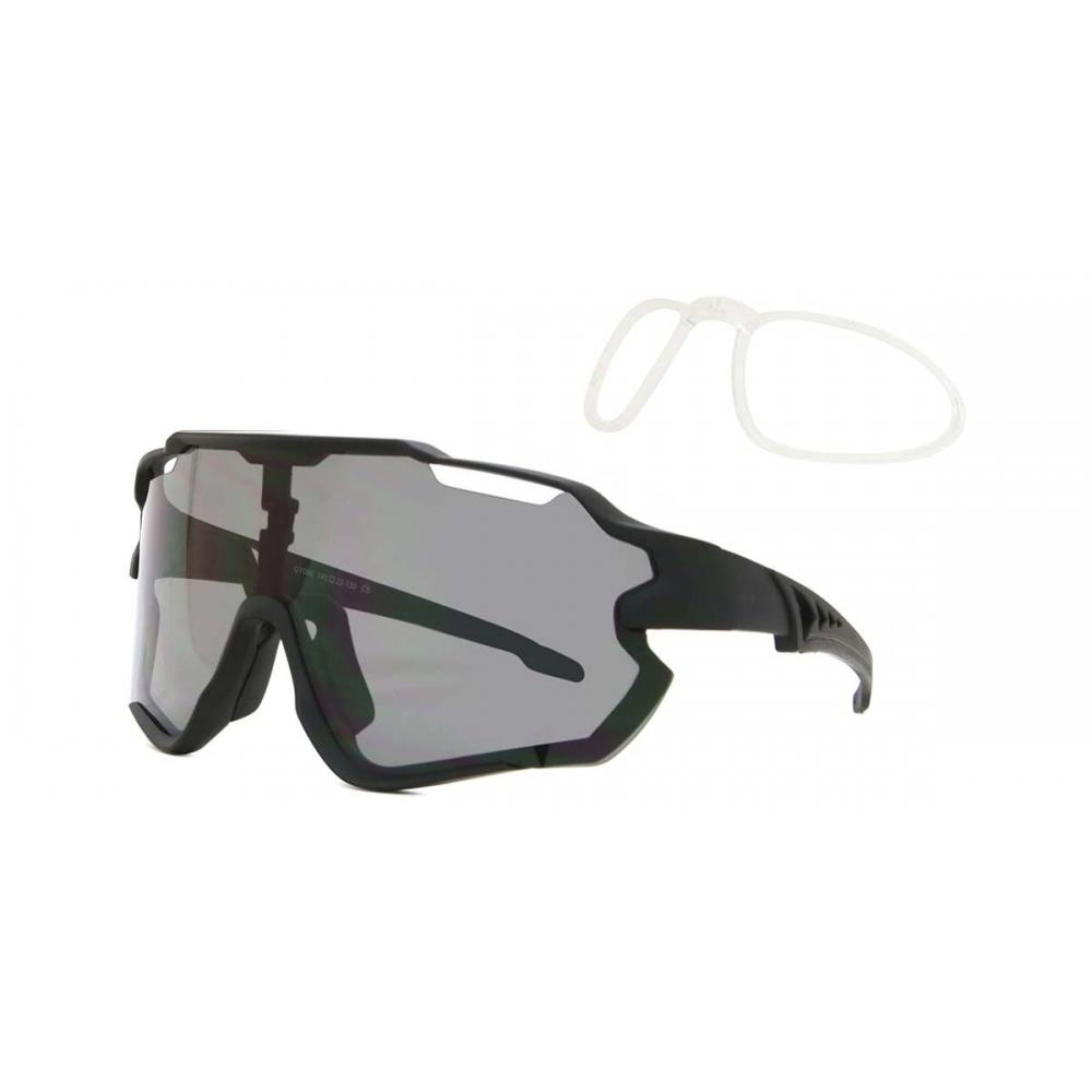 

Солнцезащитные очки унисекс Smartbuy Collection Blaze с одинарной линзой в черной оправе и с Rx-вставкой Uy066 C5 145-22-130