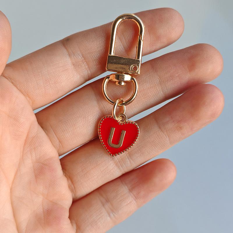 1PC Lobster Buckle Gift Metal Party 26 English Letters Keychain Marker Heart Shaped Red Love Keychain Design DIY Creativity
