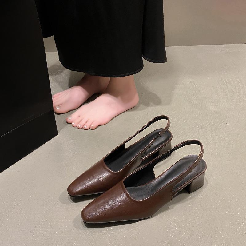 

New 2025 Autumn Low Heel Backspace Fashion Pointed Head Temperament Fairy Style Baotou Sandals Women s Shoes Fashion Versatile 42 коричневий