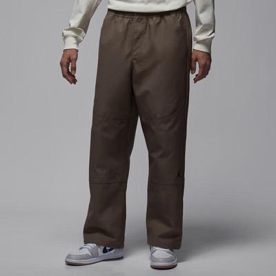Partea de jos – Pantaloni de trening și colanți