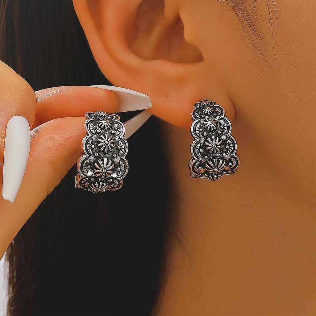 Retro Ethnic Style C Shaped Elliptical Carved Antique Earrings For Women