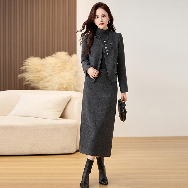 2025 Spring Women's Fashionable Three-Piece Set: Base Shirt, Vest, and Half Skirt (ME1866)