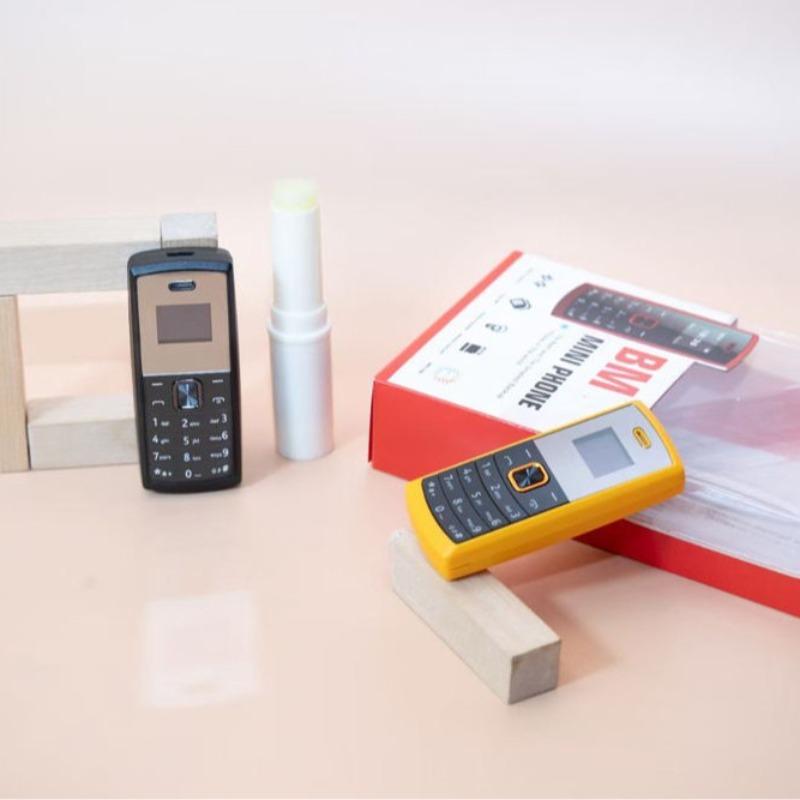 Hot-selling Mini Mobile Phone Ultra-small Dual Card Dual Standby Straight Button Spare Machine