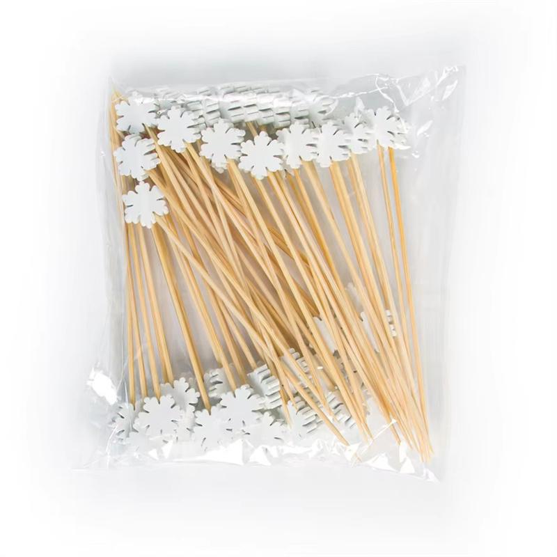 Christmas Disposable Bamboo Fruit Sticks Snowflake Tree Elk Santa Claus Holiday Kitchen Party Supplies Holiday Table Decoration