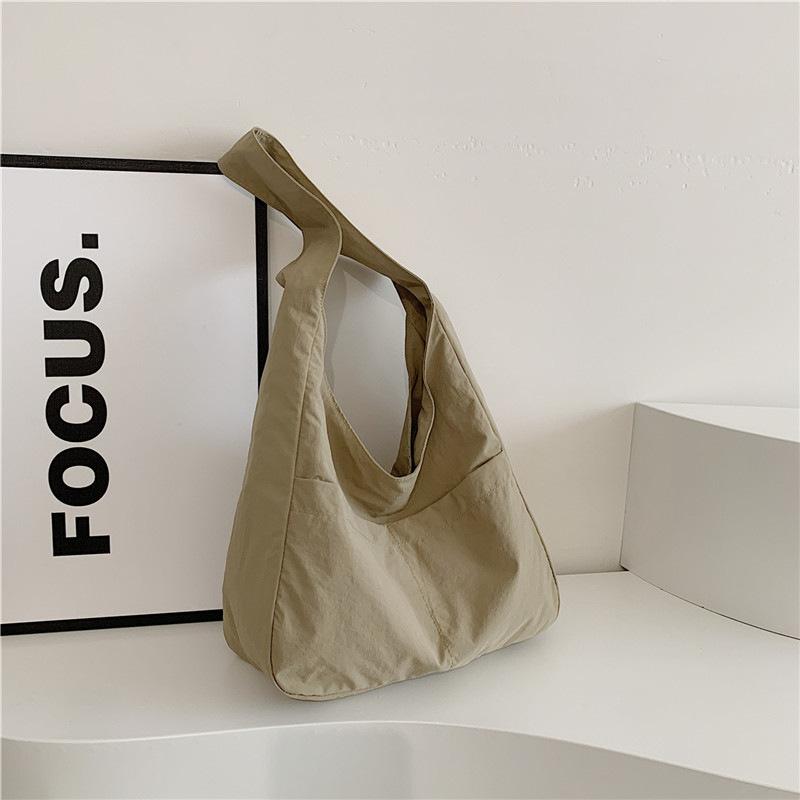 

Свежая нейлоновая сумка повседневная женская холщовая сумка модная универсальная сумка через плечо большой вместимости сумка-пельмень сумка-тоут женская one size fits all хаки