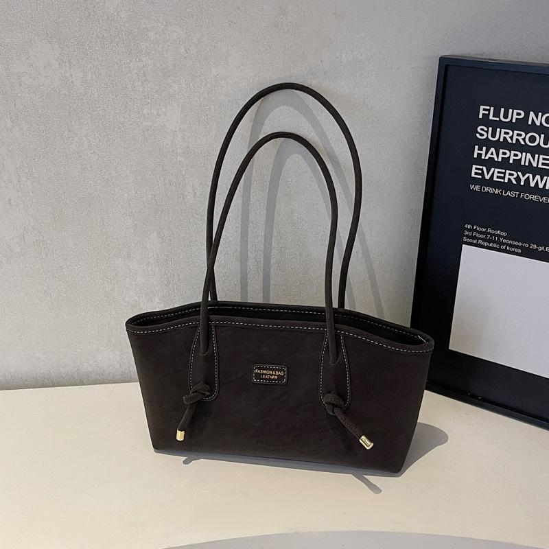 High-value retro niche bag women s winter fashion shoulder underarm bag fashionable commuter handbag