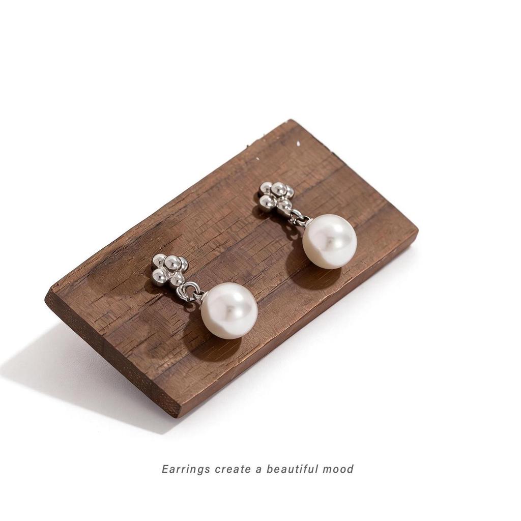 Retro Silver Bead & Pearl Flower Ear Studs - Elegant, Simple Design with Mosquito Coil Clip