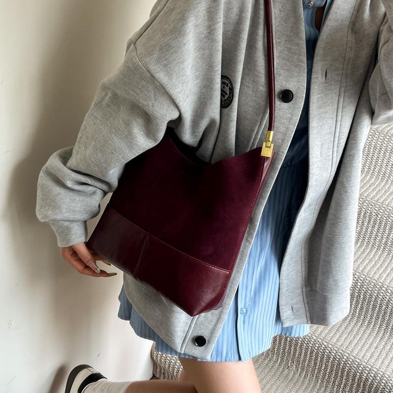 Einfache Nische Wildleder Achseltasche Damen Frühherbst vielseitig retro matt Pendler Schulter Umhängetasche