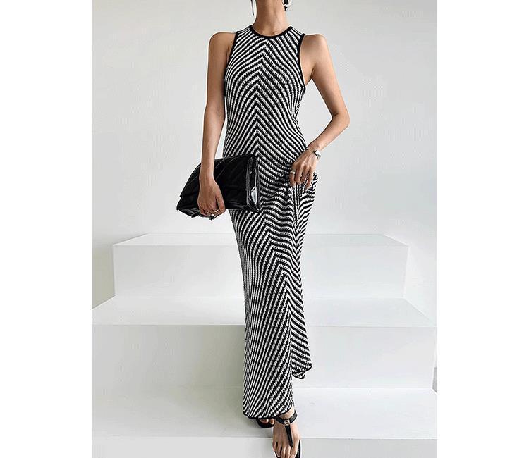 Patchwork Sleeveless Slim-Fit Knitted Dress