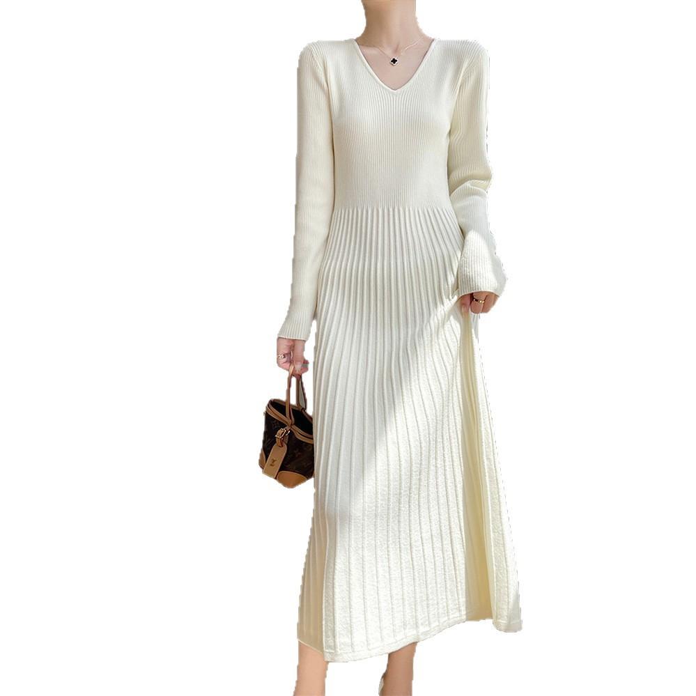 V-neck base knitted dress, new in autumn and winter, elegant temperament, high-end feeling, waist long a-word sweater skirt
