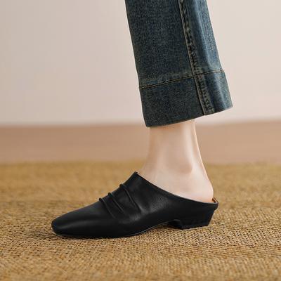 Fashion 2025 New Fashion Genuine Leather Slipers Women Covered Toe Low Heel Square Toe Soft Mules Female Summer Comfort Casual Slides