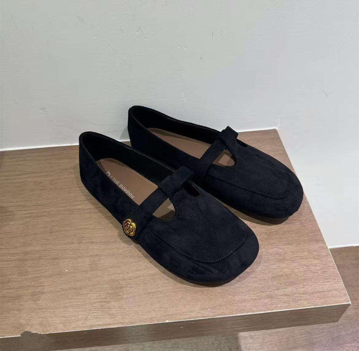 

2025 autumn versatile and thin Korean version of retro camellia round head flat-bottomed loafers for women Mary Jane T-shaped single shoes for women 40 чёрный