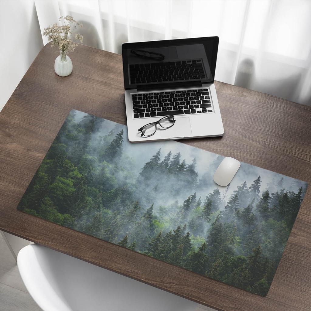 Wytrzymała Mata Antypoślizgowa Na Blat Biurka Mglisty Las Iglasty 100X50 Cm