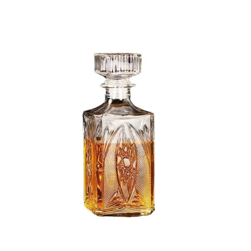 European Crystal XO Glass Decanter: Transparent Whiskey and Wine Bottle