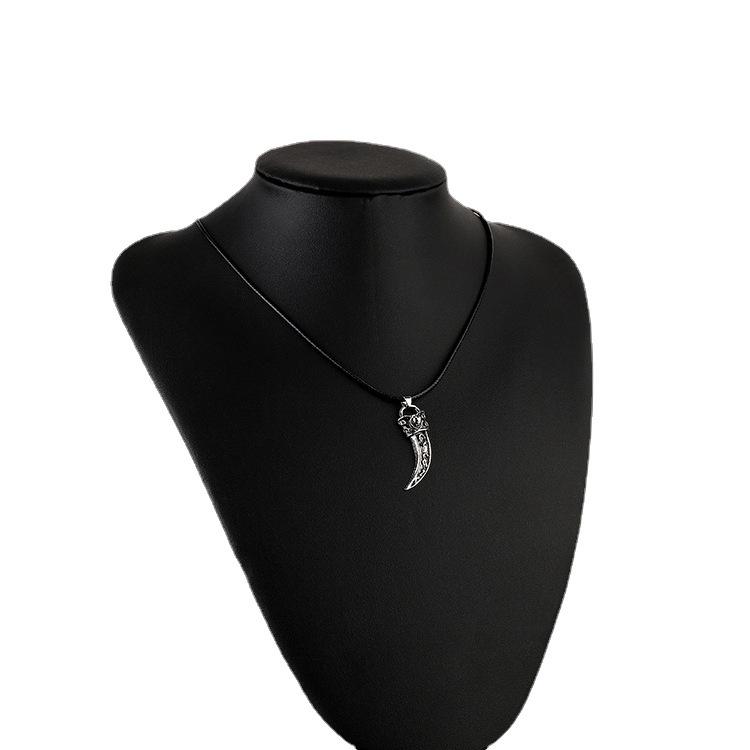 Necklace Men's Titanium Steel, European and American Retro Gemstone Wolf Tooth Short Clavicle Leather Rope Pendant Production
