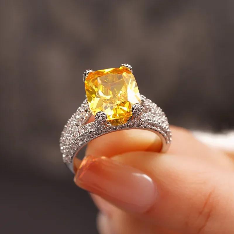 New Geometric Luxury Ring with European and American Style, Dense Set Round Zircon, Elegant Noble Yellow