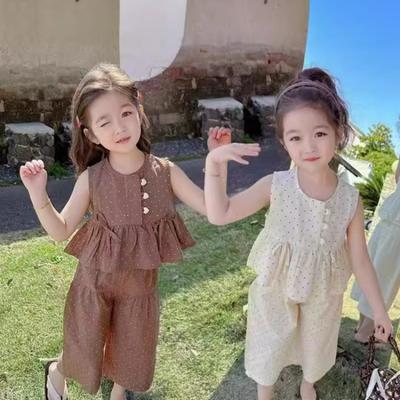 Kız Çocuk Yazlık Ferah Çiçekli Set Küçük Çocuk Bol Kolsuz Üst + Dokuz Pantolon Sevimli Günlük İki Parça Takım