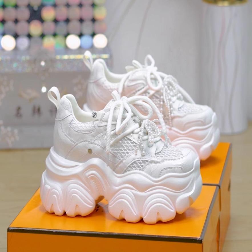 

Женская обувь сетчатая дышащая увеличивающая рост кроссовки для папы 2025 лето маффин толстая подошва повседневная маленькая белая обувь универсальная дышащая женская обувь 40 белый