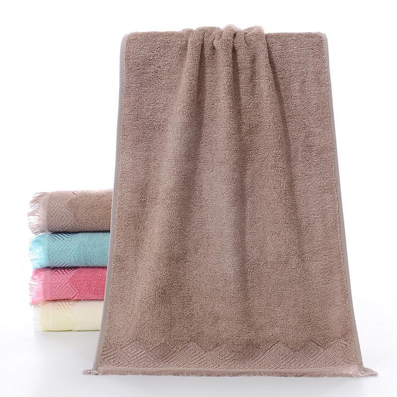 Absorbent, non-shedding bamboo fiber towel: superior to pure cotton towels for bath use.