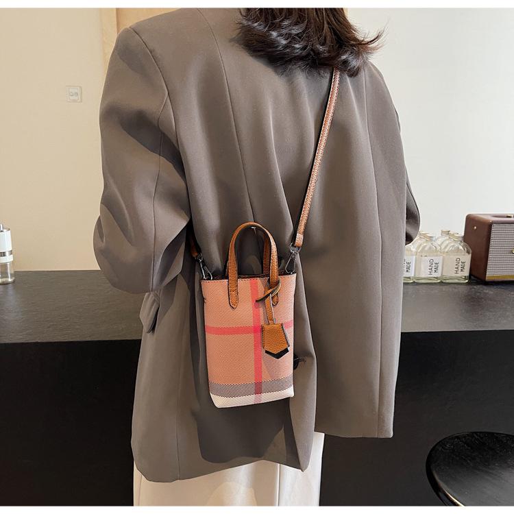 2024 Women's Fashion Soft Leather Mini Crossbody Phone Bag – Lightweight, Trendy Autumn/winter Handbag