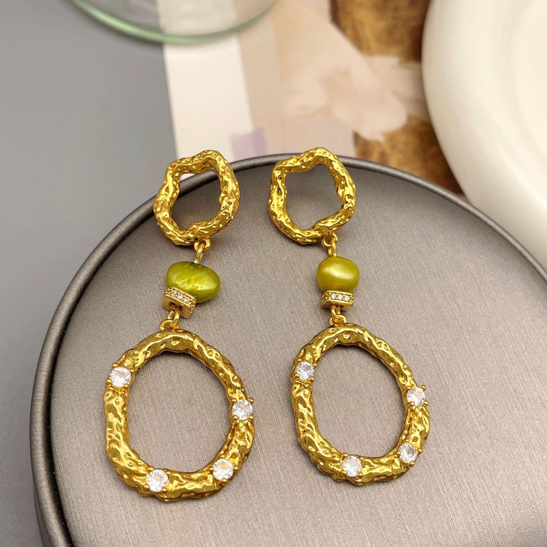 

Европейские и американские ретро серьги-кольца с жемчугом