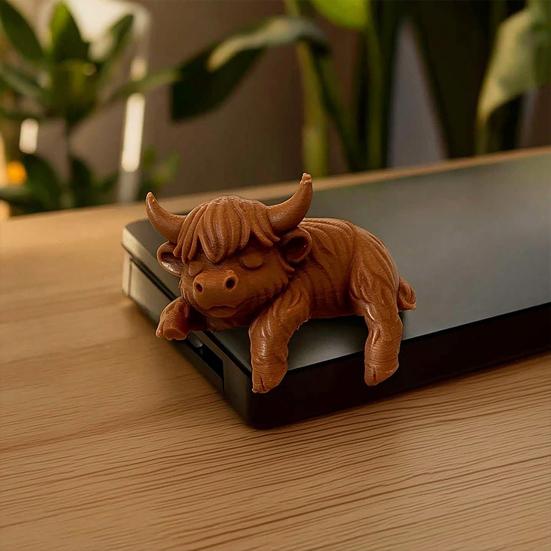Cute Highland Cow Monitor Statue 3D Printed Farm Cow Screen Topper Figurine Funny Computer Monitor Accessories for Home Office Shelf Decor