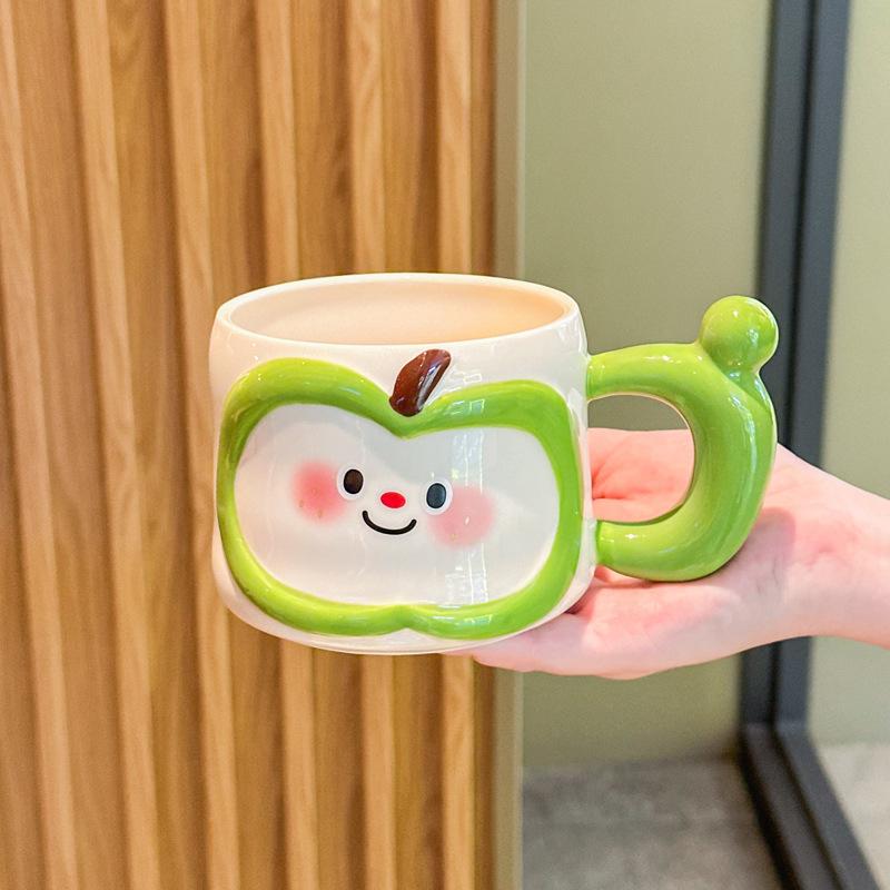 

Creative funny apple ceramic cup with lid birthday gift girl mug for girlfriends high value cute water cup 401-500ml