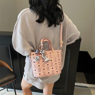 Premium Texture Small Bag Women's Spring and Summer Versatile 2025 New Messenger Bag Women's Niche Portable Bucket Bag