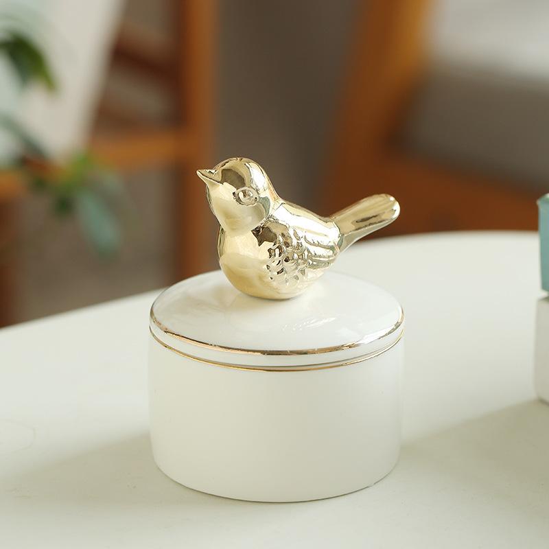 Скандинавские простые декоративные украшения Белая фарфоровая золотая шкатулка для хранения ювелирных изделий Креативная золотая животная банка для ароматерапии