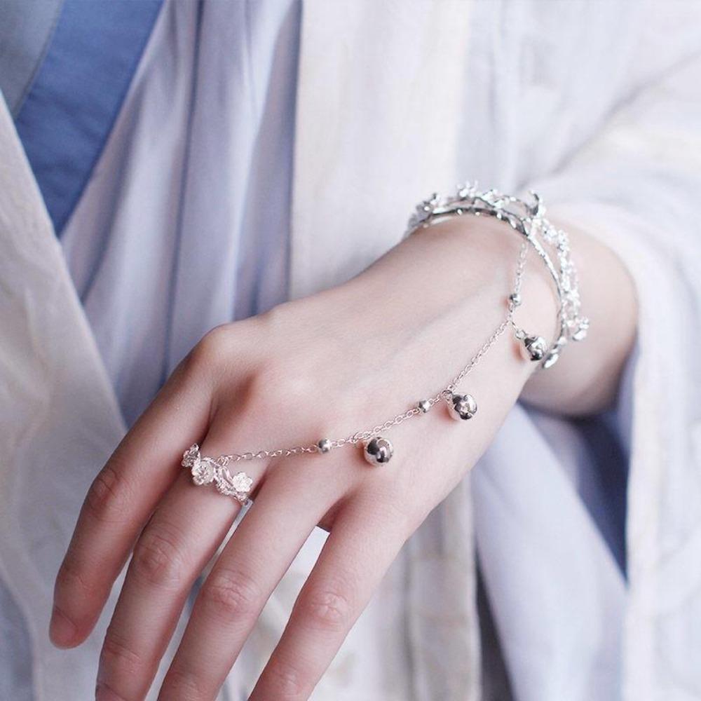 Rhinestone Zircon Butterfly Hand Chain Shiny Silver/Gold Finger Ring Bracelet Hand Adornment Chain Finger Bracelet