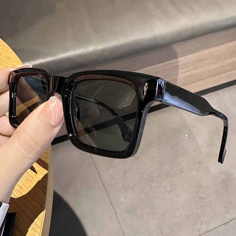 2PACK New Square Rivets Fashion UV400 Sunglasses Men Women Shades Vintage Trending Sunglasses Travel Outdoor Fishing Glasses