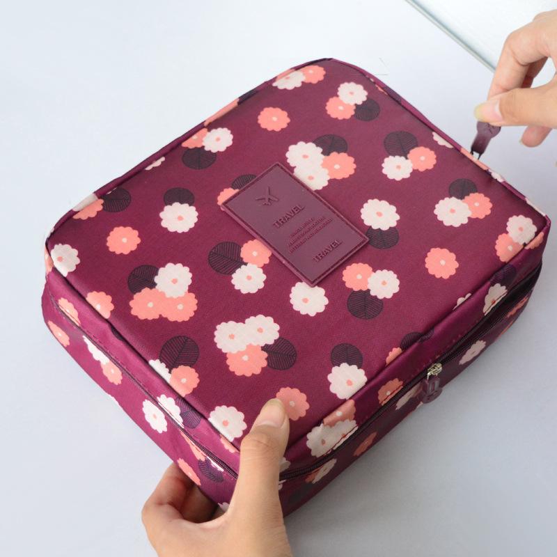 Hot-Selling Floral Square Cosmetic Bag: Large Capacity, Waterproof Toiletry Bag for Travel