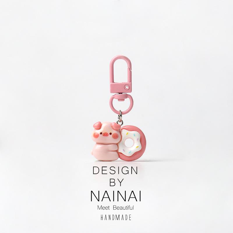 Pink Pig Dessert Keychain Pendant: Cute Cartoon Jewelry Accessory for Girls
