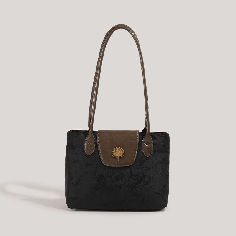 

Niche embroidered retro portable tote bag 2025 new Chinese style metal underarm bag versatile shoulder bag чёрный