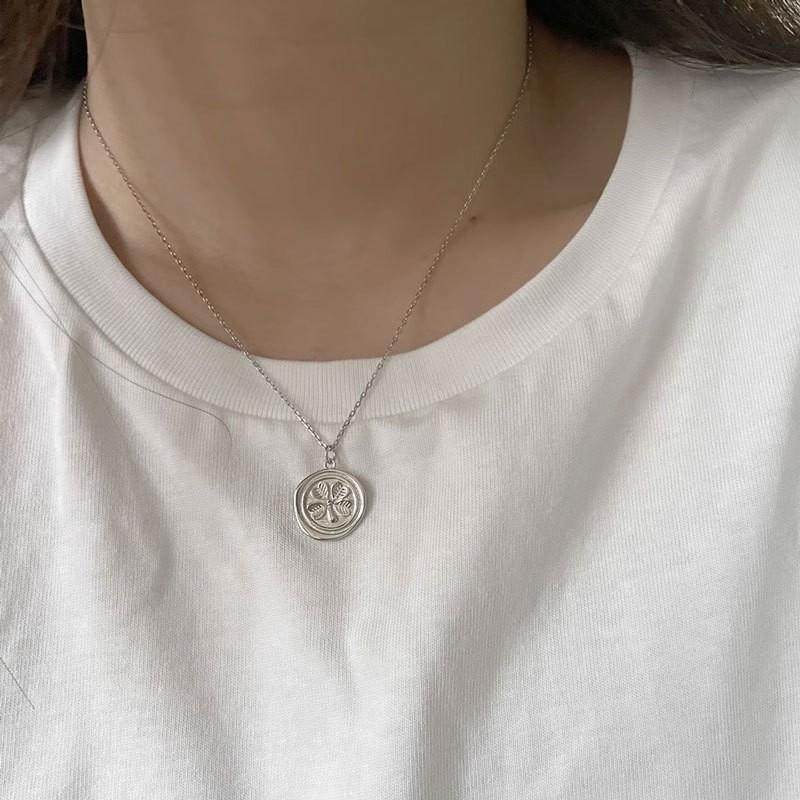 

Ожерелье с круглым кулоном Fresh Clover Element, ключичная цепочка, простой лесной подарок для студента