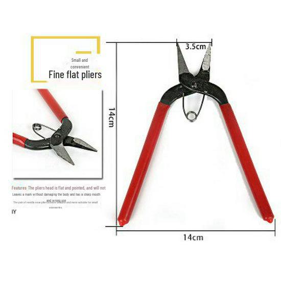 DIY-Schmuck-Werkzeugset: Spitzzange, Schere, Materialien für handgefertigte Ohrringe.