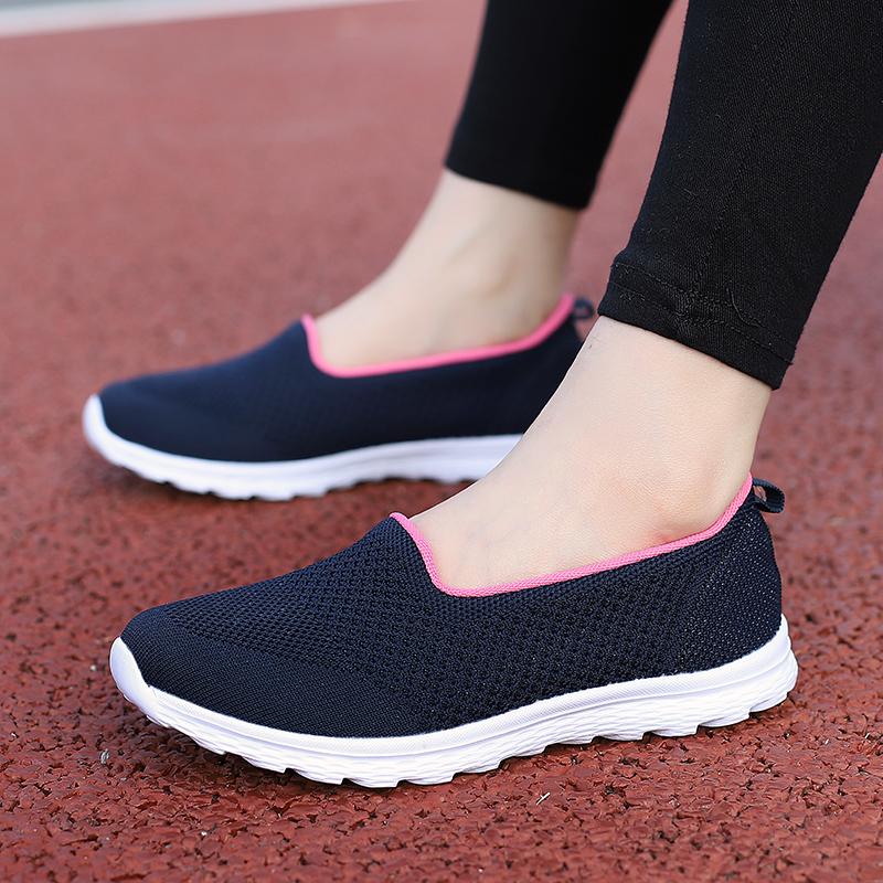 Ladies Casual Shoes Ultra Light Walking Shoes Women Breathable Slip-on Loafers Outdoor Flats Elegant Mother Shoes