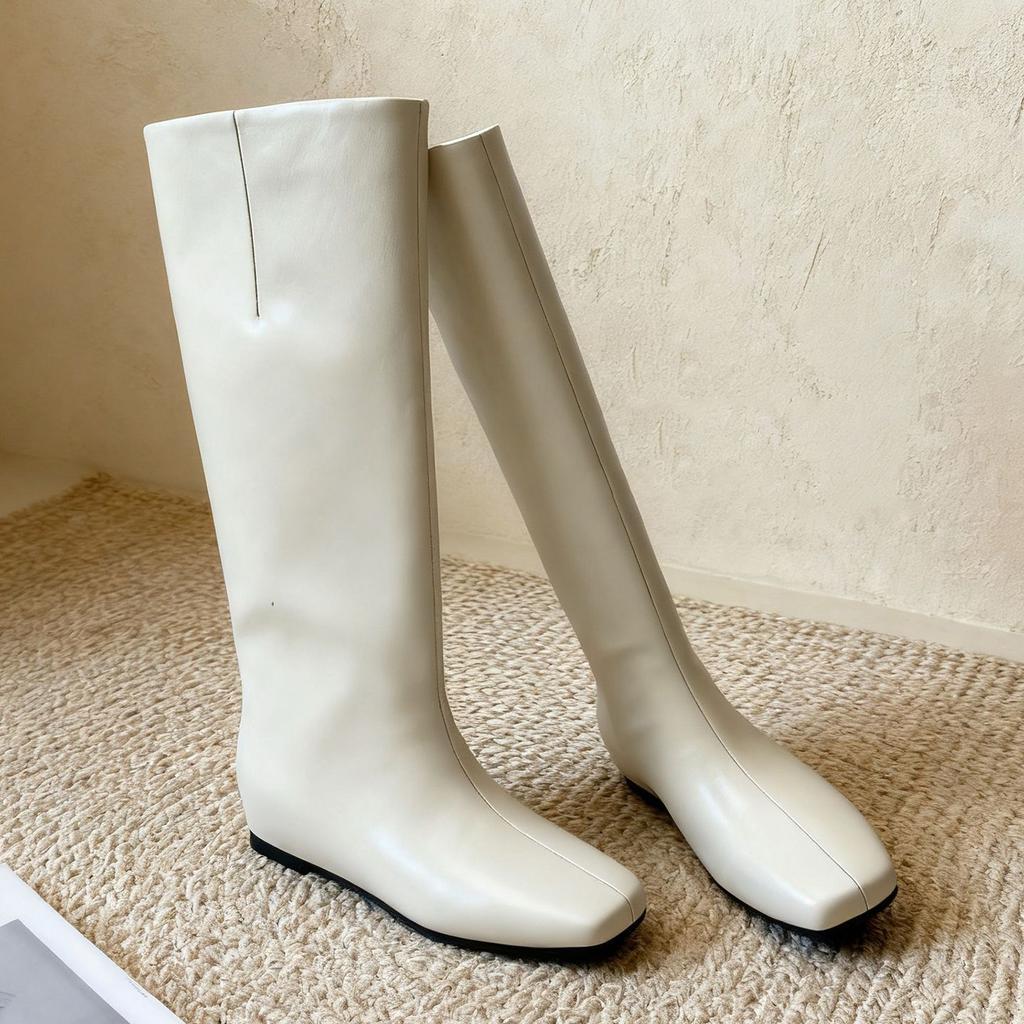 Koreanische Version 2025 Herbst und Winter neue erhöhende Ritterstiefel quadratische Spitze dünne lange Stiefel vielseitige weite Schaft Keilabsatz hohe Stiefel