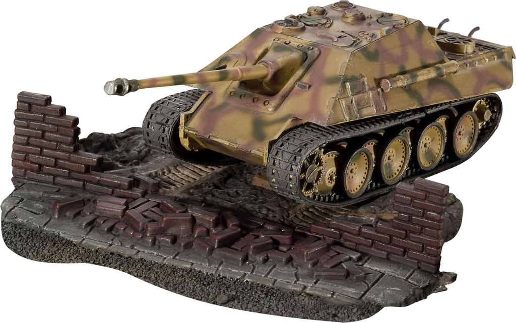 German Revell Jagdpanther with Diorama 03232 Plastic Model 1/76