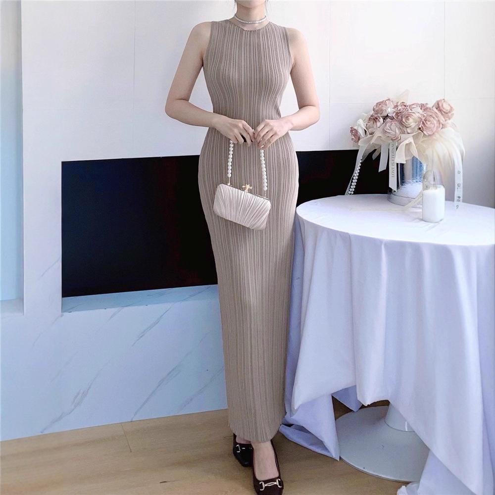Warm as Yuxia's new sexy slim-fitting hip-wrapped long dress, pure desire texture, sleeveless waist-closed knitted dress for women