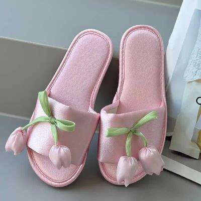 Sweet Ladies Slippers Indoor Flat Bottom Light Non-slip Slippers Fashion Indoor Women Shoes Luxury Wearing Outside Women Shoes