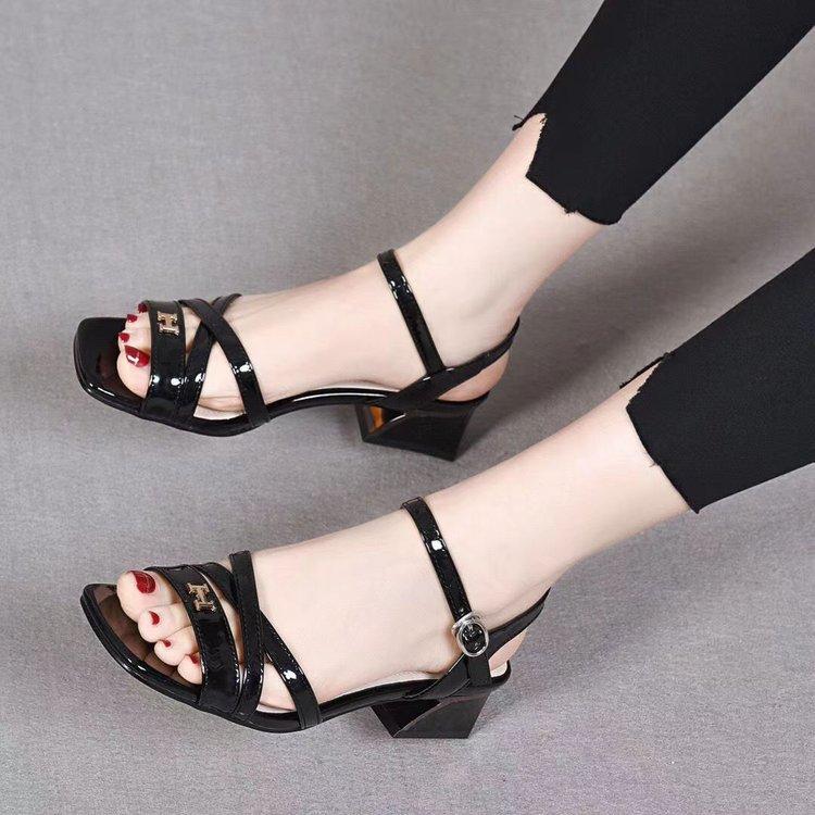 2025 new summer leather sandals women's thick heel medium heel patent leather women's shoes summer low heel one-word buckle with flat shoes