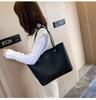 Minimalistyczna duża torba damska na rok 2025: Francuska niszowa torba na ramię o dużej pojemności na dojazdy i zajęcia