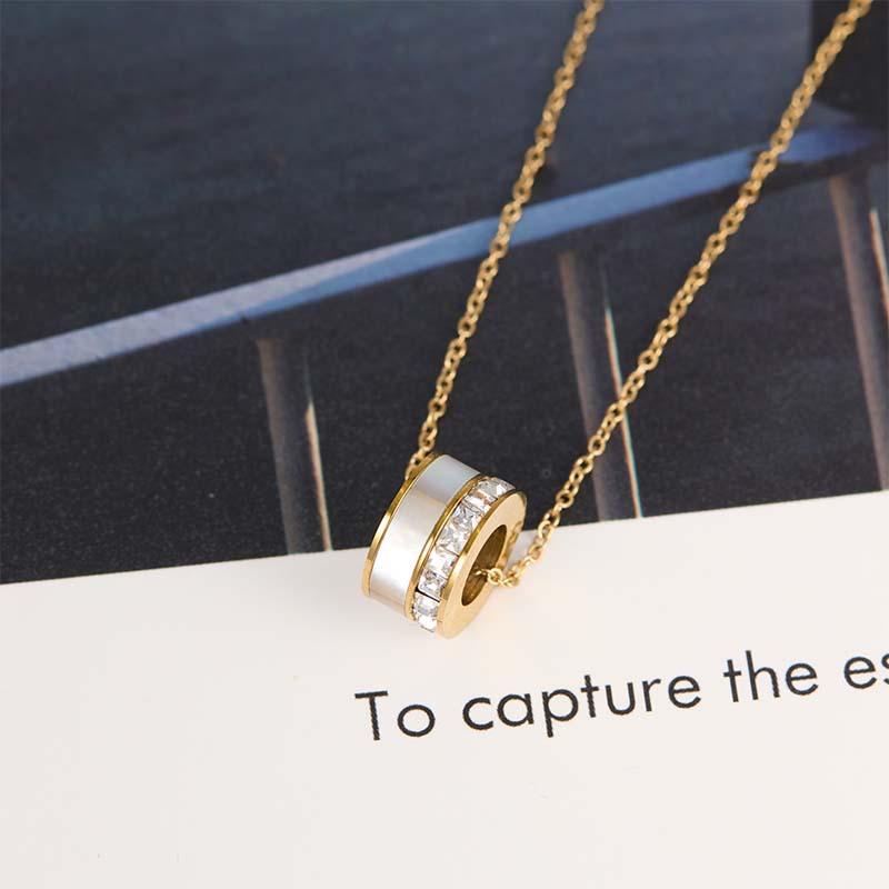 Light Luxury Fritillary Cylinder Rotating Pendant Niche High-end Clavicle Chain Women's Jewelry