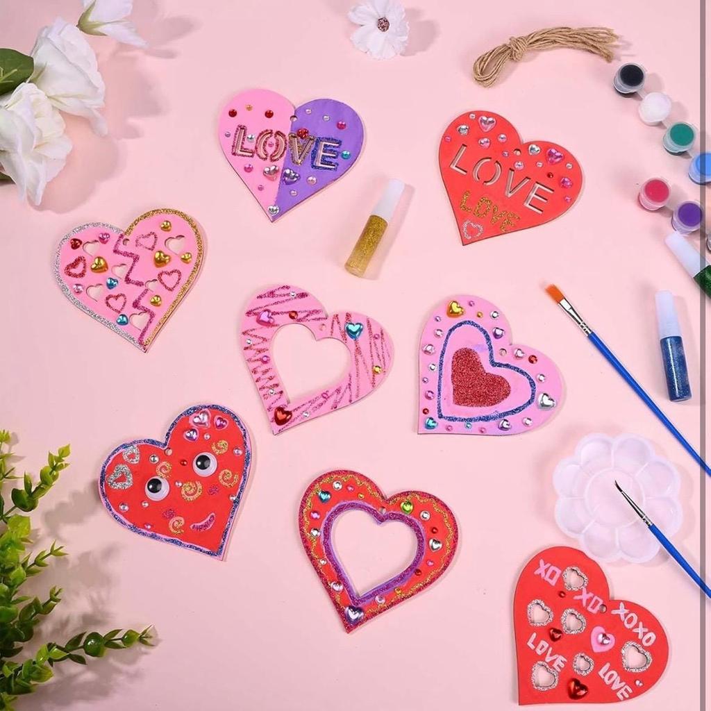 32 Wooden Heart-shaped Handicrafts, Valentine's Day Heart-shaped DIY Adult Handicrafts, Class Gifts, Party Decorations.