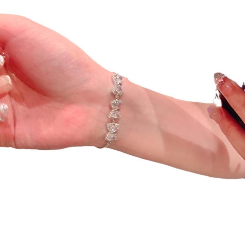 Zirkonia Schleife Patchwork Armband: Eleganter, Vielseitiger, Modischer Handschmuck